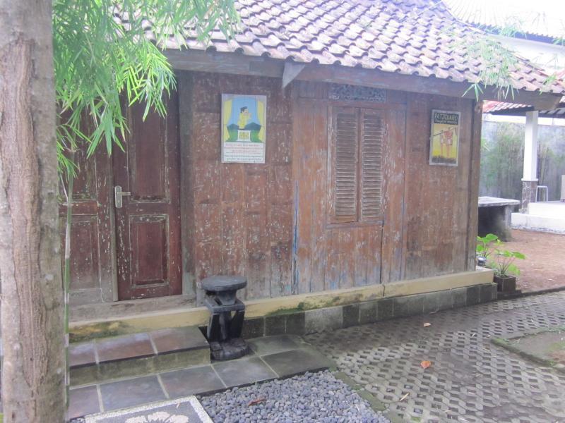 Urbanview Hotel Wayan Mansion Denpasar Eksteriør billede