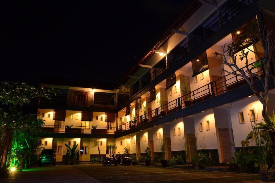 Urbanview Hotel Wayan Mansion Denpasar Eksteriør billede